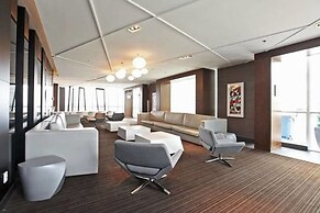 Presidential 1 Bedroom Condo across CN Tower