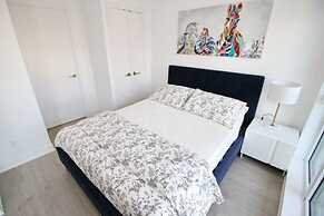 Executive 1 BD in the heart of Entertainment District