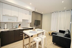 Executive 1 BD in the heart of Entertainment District