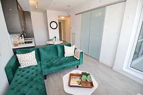 Executive 1 BD in the heart of Entertainment District