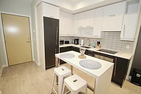 Executive 1 BD in the heart of Entertainment District