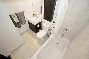 Exquisite High-Rise 1 Bedroom next to Scotia Arena