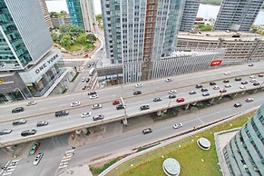 Exquisite High-Rise 1 Bedroom next to Scotia Arena