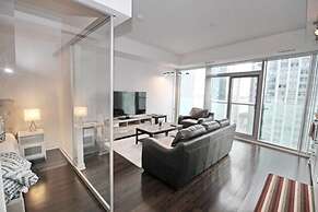Exquisite High-Rise 1 Bedroom next to Scotia Arena