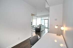 Exquisite High-Rise 1 Bedroom next to Scotia Arena