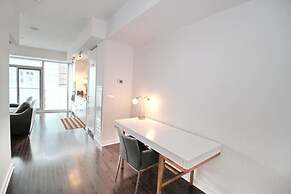 Exquisite High-Rise 1 Bedroom next to Scotia Arena