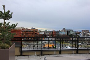 The Janion by Victoria Royal Vacations