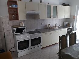 Holiday House Perkic mm