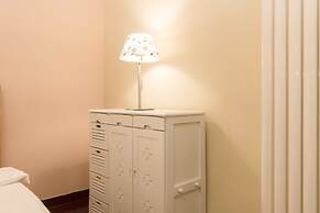 LayMayRest Service Apartment