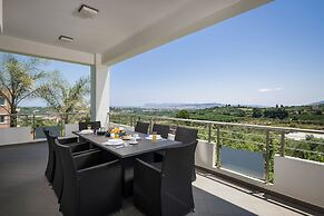 Mythic Olive Villa Views - Private Pool