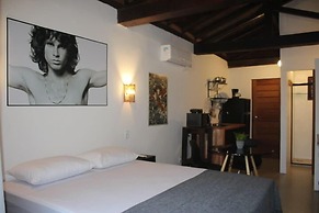 Casa Larrosa Itaúna - Adults Only