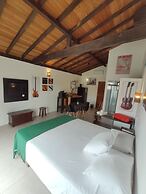 Casa Larrosa Itaúna - Adults Only