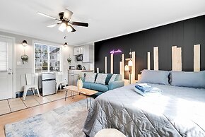 Sandcastle Inn & Motel