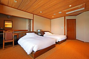 IKI RETREAT by Onko Chishin