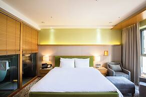 Baymond Hotel