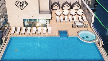 Baymond Hotel