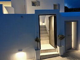 Ariana Eco Suites - Adults Only