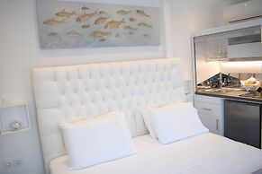 Ariana Eco Suites - Adults Only