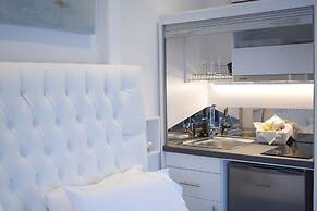 Ariana Eco Suites - Adults Only