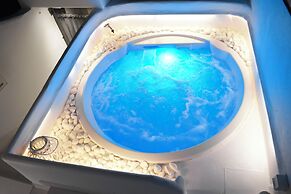 Ariana Eco Suites - Adults Only