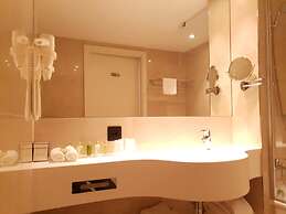 Nash Suites Airport Hotel