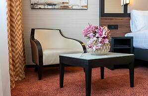 Nash Suites Airport Hotel