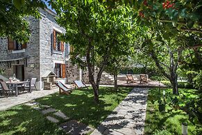 Villas by Pelion Esties in Agios Georgios Nilias