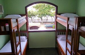 Curvão Surf House - Hostel