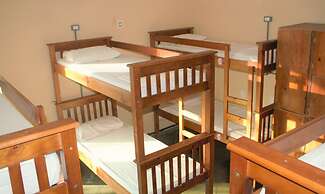 Curvão Surf House - Hostel