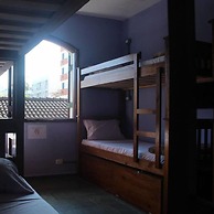Curvão Surf House - Hostel