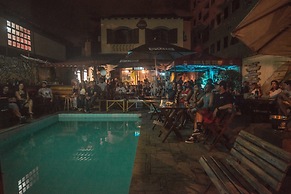 Curvão Surf House - Hostel