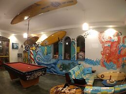 Curvão Surf House - Hostel