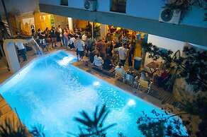Curvão Surf House - Hostel