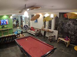Curvão Surf House - Hostel