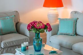 Agios Ioannis Luxurious Beachfront Apt