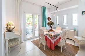 Agios Ioannis Luxurious Beachfront Apt