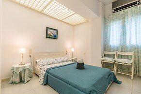 Agios Ioannis Luxurious Beachfront Apt