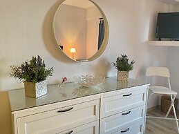 Agios Ioannis Luxurious Beachfront Apt