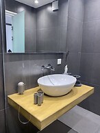 Agios Ioannis Luxurious Beachfront Apt