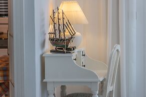 Agios Ioannis Luxurious Beachfront Apt