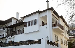 Agios Ioannis Luxurious Beachfront Apt