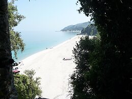 Agios Ioannis Luxurious Beachfront Apt