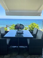 Agios Ioannis Luxurious Beachfront Apt