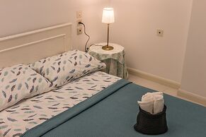 Agios Ioannis Luxurious Beachfront Apt