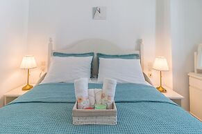 Agios Ioannis Luxurious Beachfront Apt