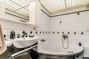 Agios Ioannis Luxurious Beachfront Apt