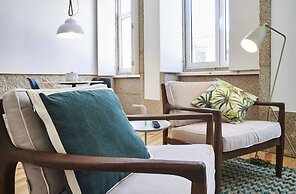 Pause Apartments
