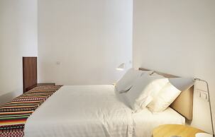 Pause Apartments