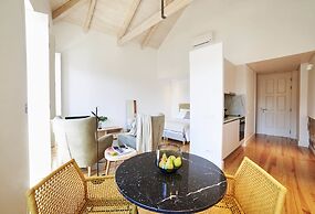 Pause Apartments