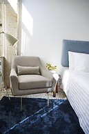 Pause Apartments